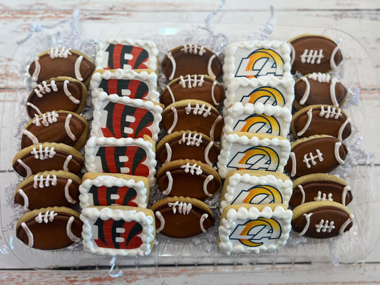 Superbowl Cookies ~ With this years teams ~ Make your party SWEETER with cookies